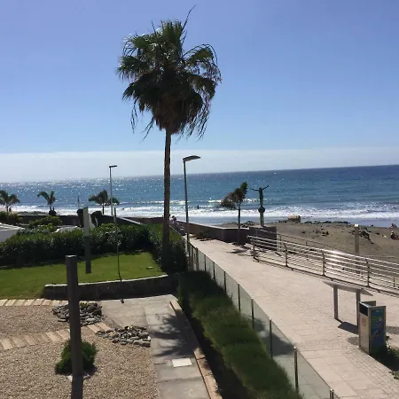 Front Papagayos Apartman